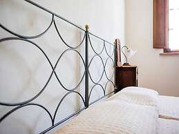 Apartment With Swimming Pool