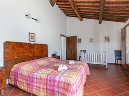 Apartment With Tuscan Flavours