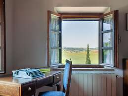 Apartment With Tuscan Flavours