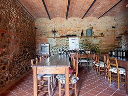 Apartment With Tuscan Flavours