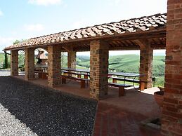 Apartment With Tuscan Flavours