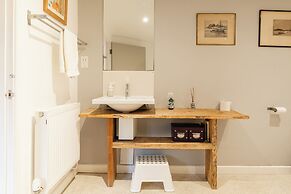 Parsons Pleck-6BD with Swimming Pool