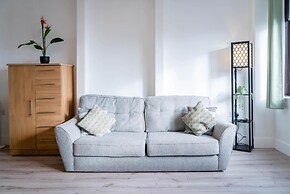 The Lighthouse - 1 Bedroom Apartment - Saundersfoot