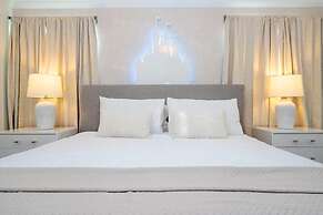 2557 Awesome 4BD Townhouse Located at Storey Lake