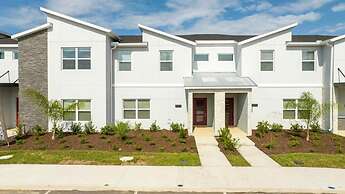 2557 Awesome 4BD Townhouse Located at Storey Lake