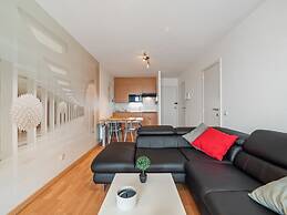 One-bedroom Flat With sea Views and Parking