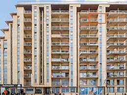 One-bedroom Flat With sea Views and Parking