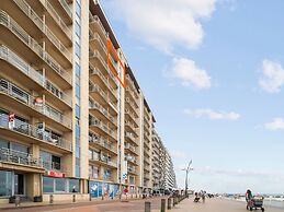 One-bedroom Flat With sea Views and Parking