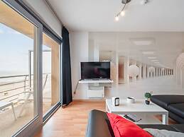 One-bedroom Flat With sea Views and Parking