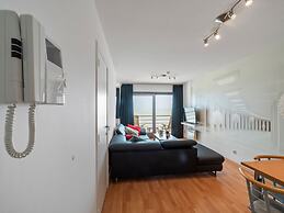 One-bedroom Flat With sea Views and Parking