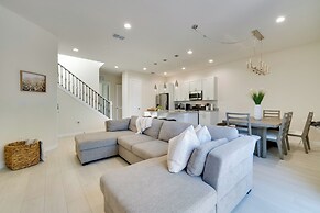 Family Home Near Disney w/ Patio & Pool Access