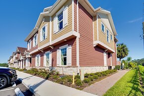 Family Home Near Disney w/ Patio & Pool Access