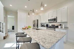 Family Home Near Disney w/ Patio & Pool Access