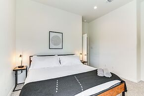 5 Mi to Downtown - Chic Home w/ Patio in Houston!