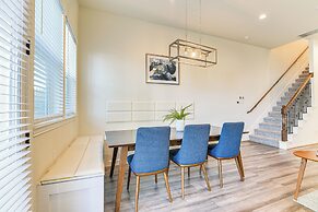 5 Mi to Downtown - Chic Home w/ Patio in Houston!