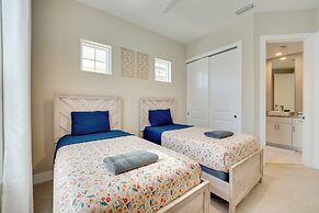 3 Mi to Animal Kingdom: Townhome w/ Pool Access!