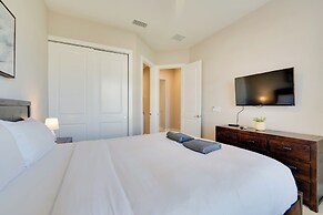 3 Mi to Animal Kingdom: Townhome w/ Pool Access!