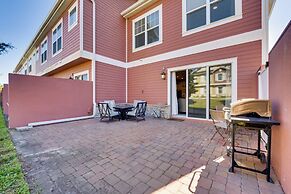 3 Mi to Animal Kingdom: Townhome w/ Pool Access!
