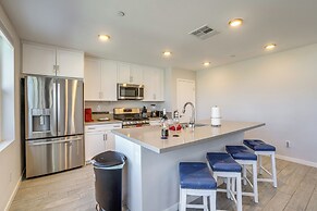 Pool, Spa & More: Relax in Desert Hot Springs!