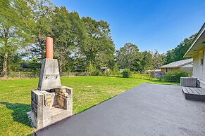 Family-friendly Jonesboro Home w/ Fenced Yard!