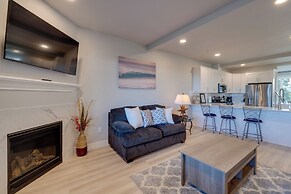 Balconies w/ Scenic River Views: Hammond Townhome!