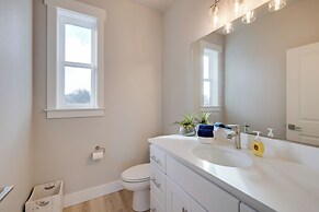 Balconies w/ Scenic River Views: Hammond Townhome!