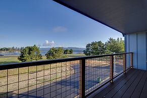 Balconies w/ Scenic River Views: Hammond Townhome!