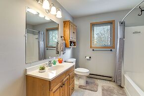 Detroit Lakes Home: Walk to Marina!