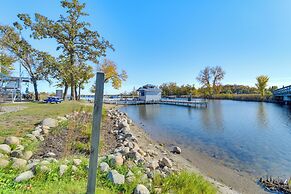 Detroit Lakes Home: Walk to Marina!