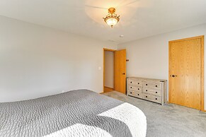 Detroit Lakes Home: Walk to Marina!