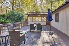 11 Mi to Skiing, Water Parks: Tobyhanna Getaway!