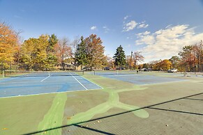 11 Mi to Skiing, Water Parks: Tobyhanna Getaway!