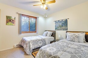 11 Mi to Skiing, Water Parks: Tobyhanna Getaway!