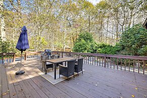 11 Mi to Skiing, Water Parks: Tobyhanna Getaway!