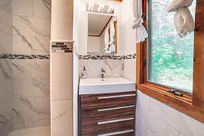 1/2 Mi to Ski: Secluded Home in Vermont