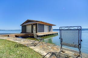 Dock + Panoramic Views: Guntersville Lake Retreat!