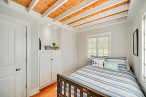 Dock + Panoramic Views: Guntersville Lake Retreat!