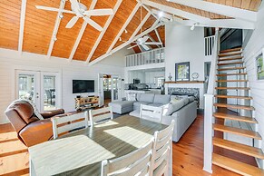 Dock + Panoramic Views: Guntersville Lake Retreat!