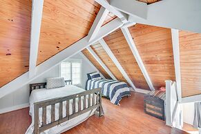 Dock + Panoramic Views: Guntersville Lake Retreat!