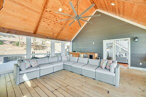 Dock + Panoramic Views: Guntersville Lake Retreat!