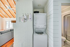 Dock + Panoramic Views: Guntersville Lake Retreat!