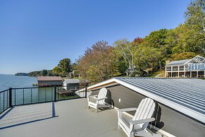 Dock + Panoramic Views: Guntersville Lake Retreat!