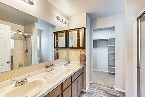 3 Mi to Lake Lowell: Caldwell Home w/ Yard & Grill
