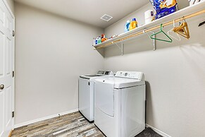 3 Mi to Lake Lowell: Caldwell Home w/ Yard & Grill