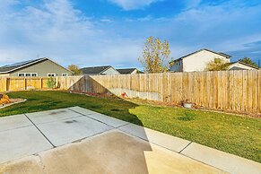 3 Mi to Lake Lowell: Caldwell Home w/ Yard & Grill