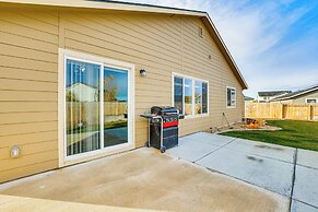 3 Mi to Lake Lowell: Caldwell Home w/ Yard & Grill