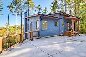 Modern Mtn Cabin w/ Deck & Views in Blue Ridge!