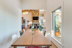 Modern Mtn Cabin w/ Deck & Views in Blue Ridge!