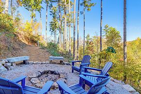 Modern Mtn Cabin w/ Deck & Views in Blue Ridge!