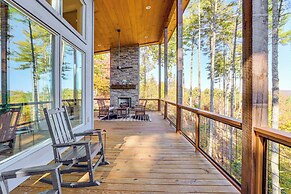 Modern Mtn Cabin w/ Deck & Views in Blue Ridge!
